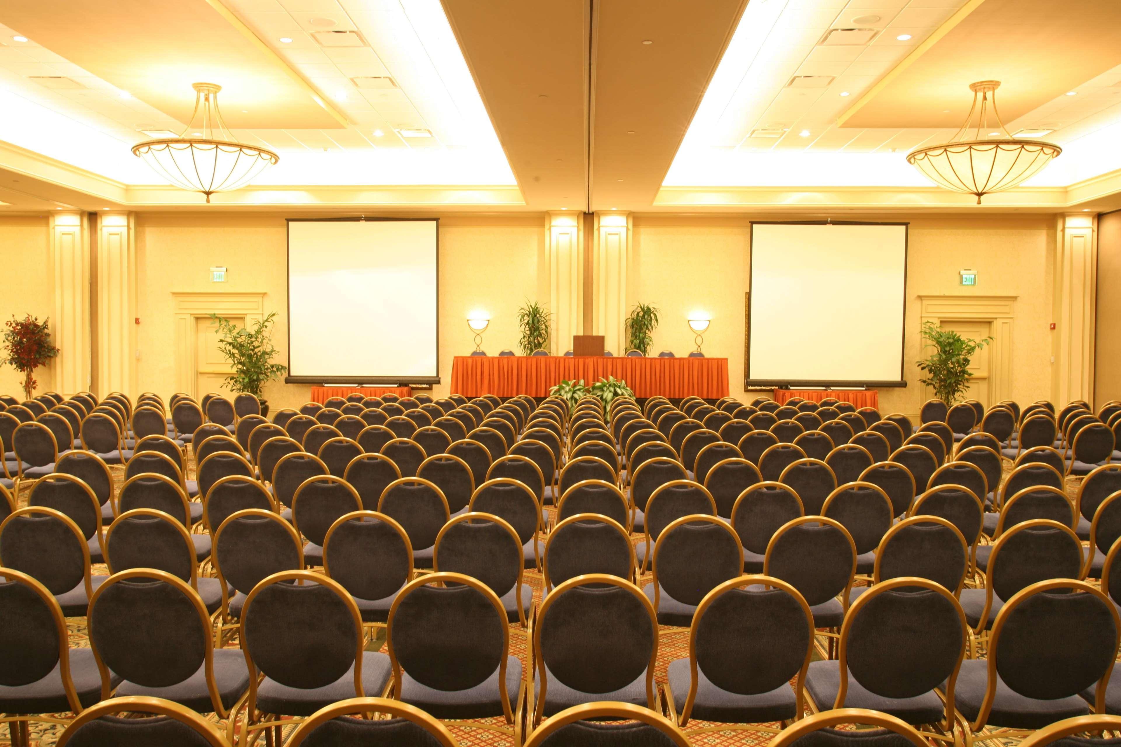 Hilton Garden Inn Suffolk Riverfront Екстериор снимка