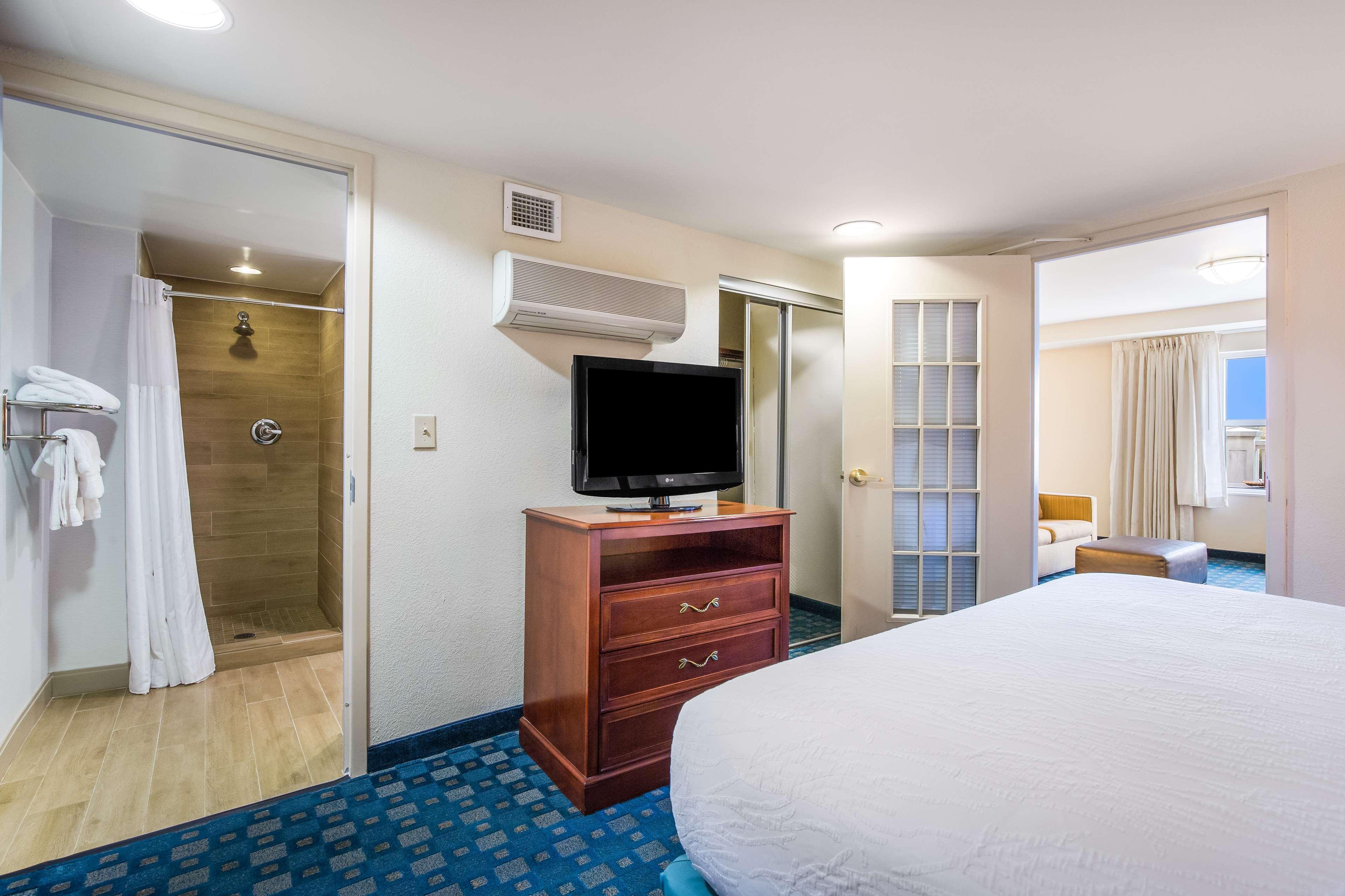 Hilton Garden Inn Suffolk Riverfront Екстериор снимка