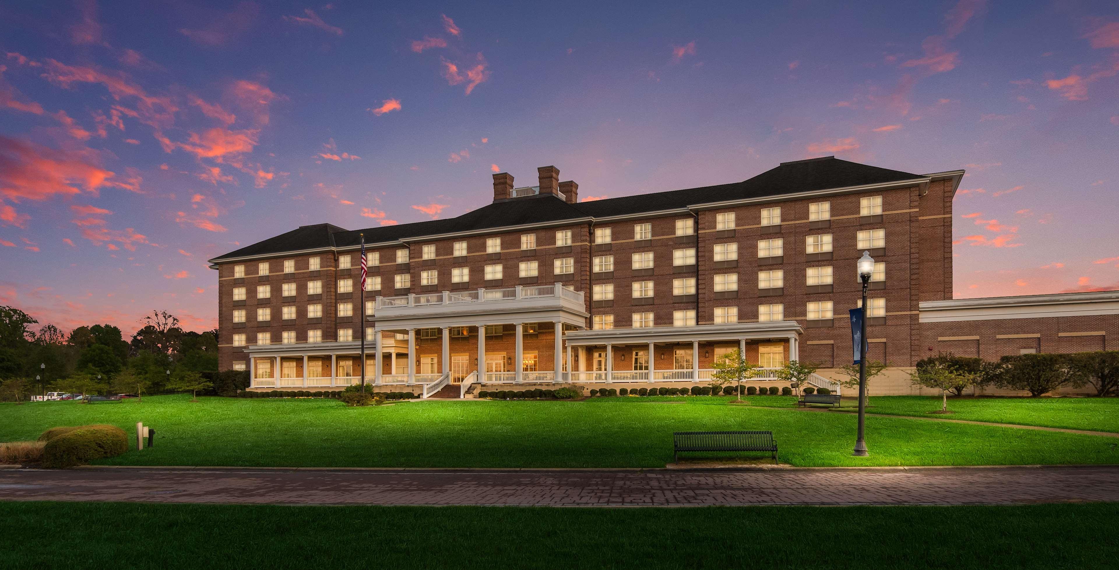 Hilton Garden Inn Suffolk Riverfront Екстериор снимка