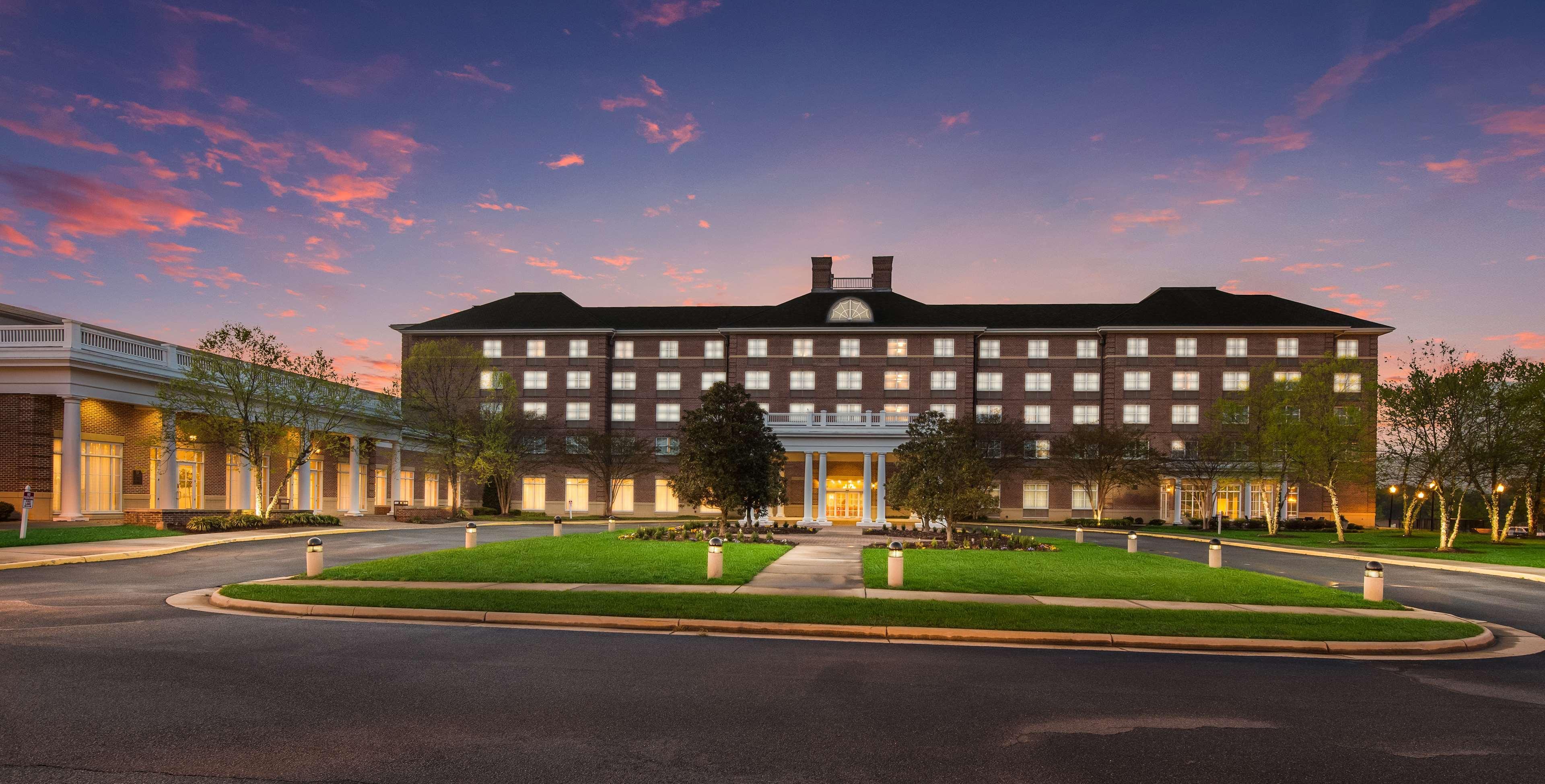 Hilton Garden Inn Suffolk Riverfront Екстериор снимка