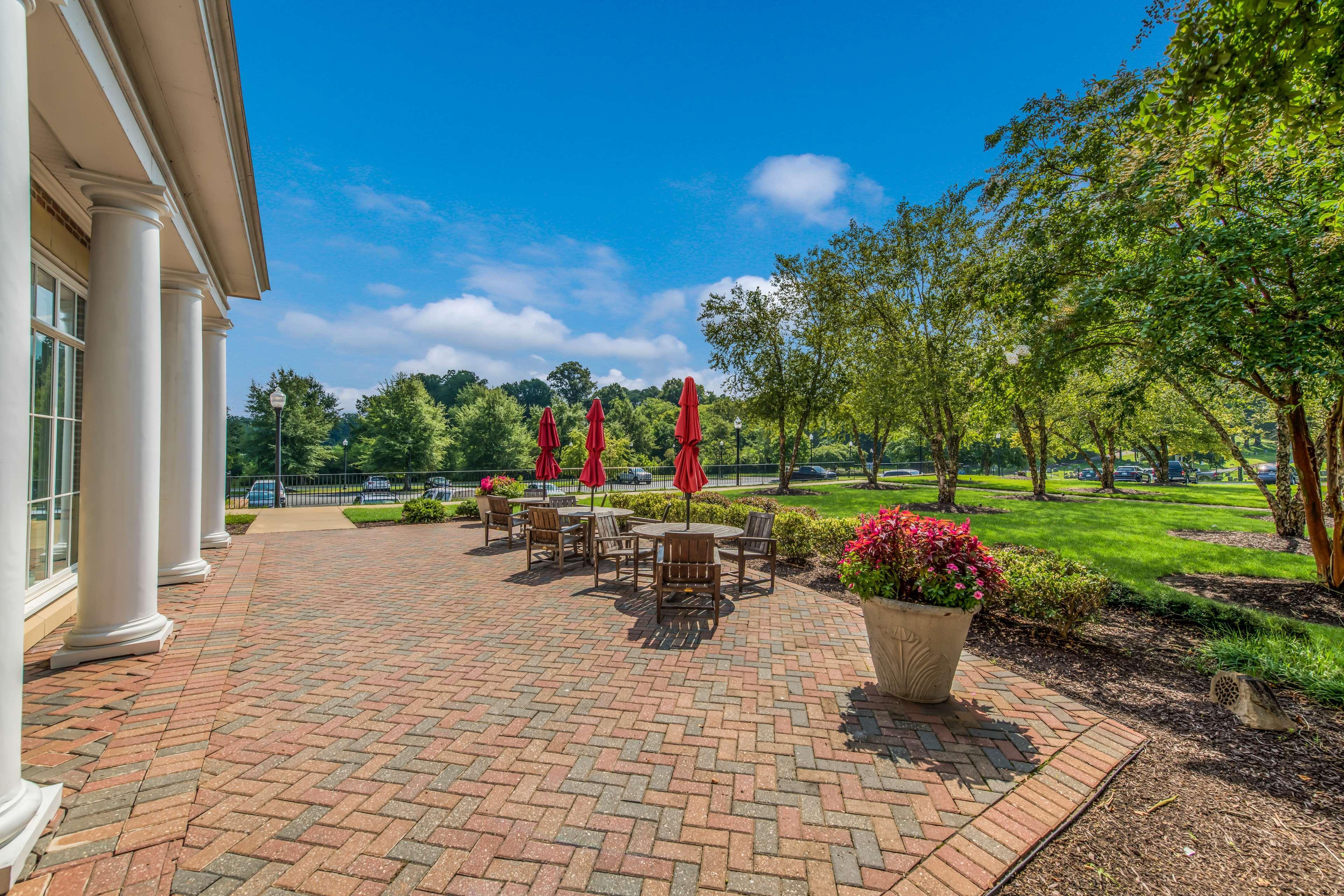 Hilton Garden Inn Suffolk Riverfront Екстериор снимка