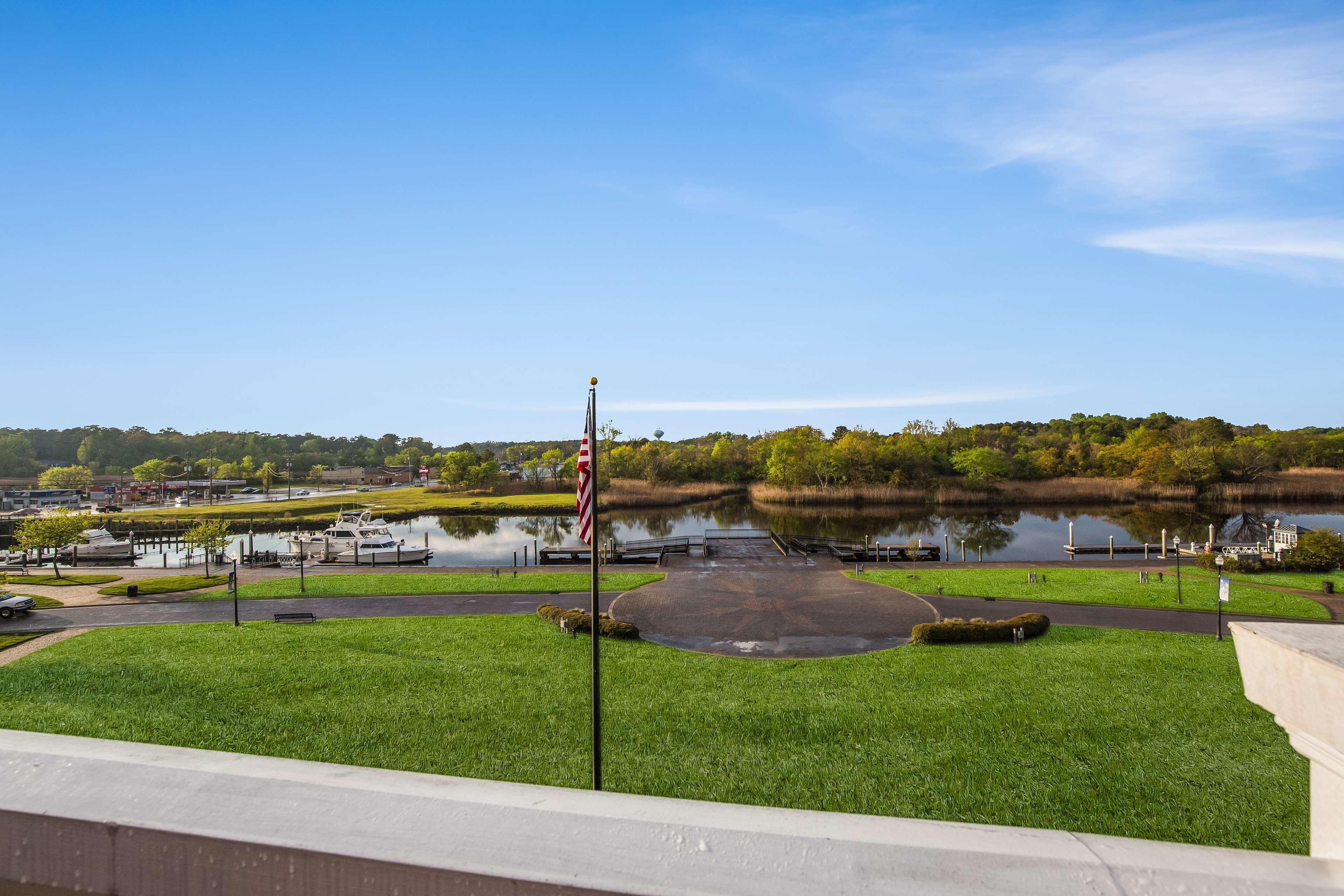 Hilton Garden Inn Suffolk Riverfront Екстериор снимка