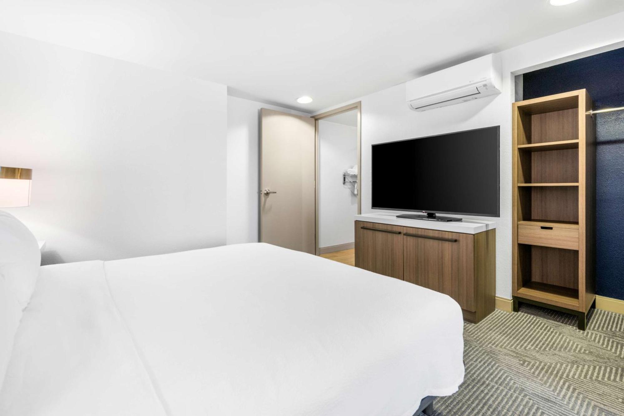 Hilton Garden Inn Suffolk Riverfront Екстериор снимка