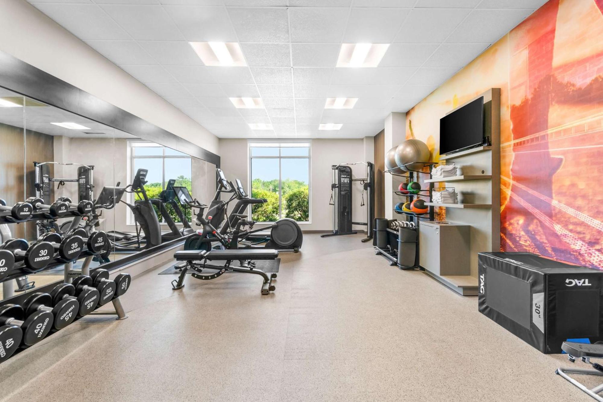 Hilton Garden Inn Suffolk Riverfront Екстериор снимка